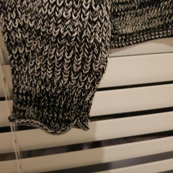 NWT ABOUND Nordstorm brand women's black sweater top, Size Medium - Picture 8 of 11